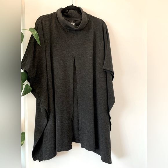 J PONCHO Wrap - Picture 2 of 8